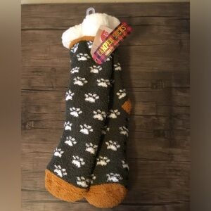 NWT Simply Southern Camper Animal Paw Print Sherpa Fleece Slipper Socks